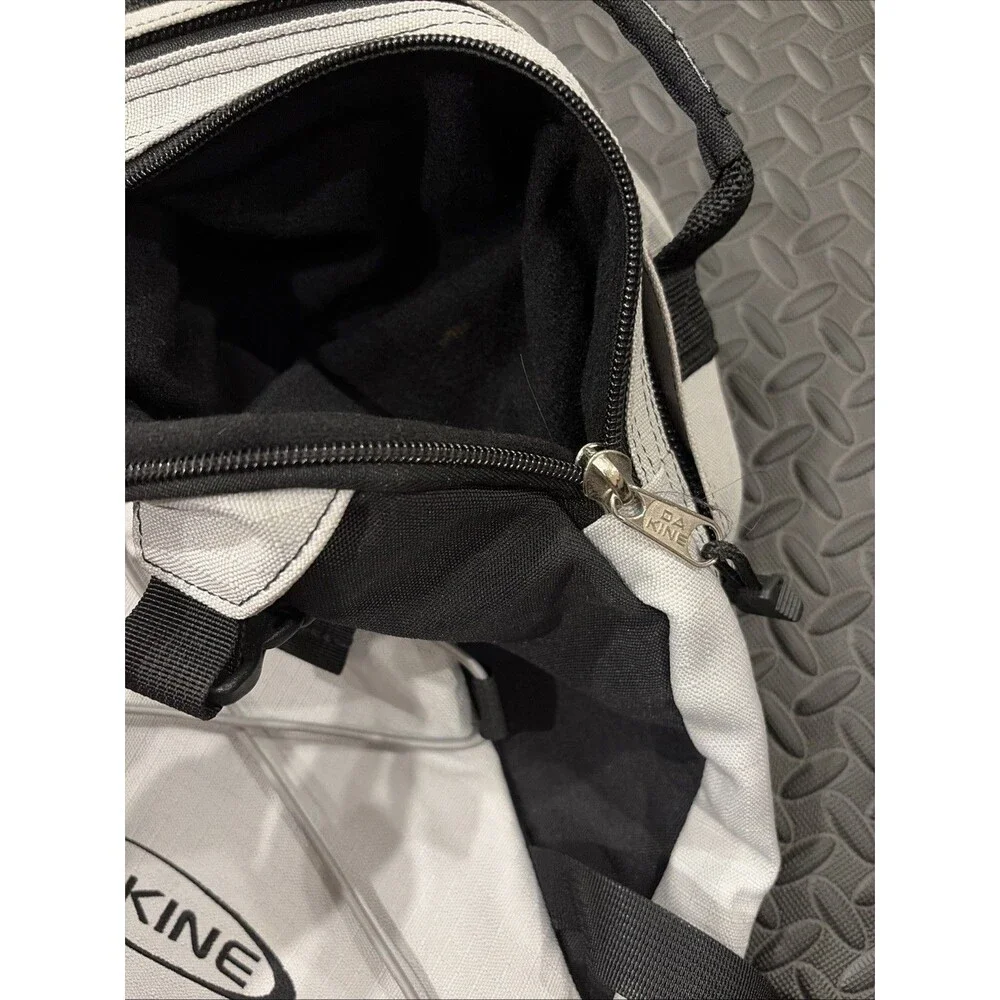 RARE DAKINE HELI PACK SKI SNOWBOARD GREY BLACK BACKPACK RUCK SACK HIKING